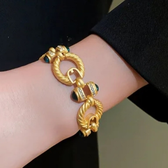 18k Gold Plated Matte Twisted Cable Emerald Glass Cabochon Bracelet - Picture 6 of 6